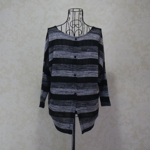 SOCIETY GIRL Black Grey Gray Stripes Button Accent Back 3/4 Sleeves Sweater Top - Picture 6 of 15